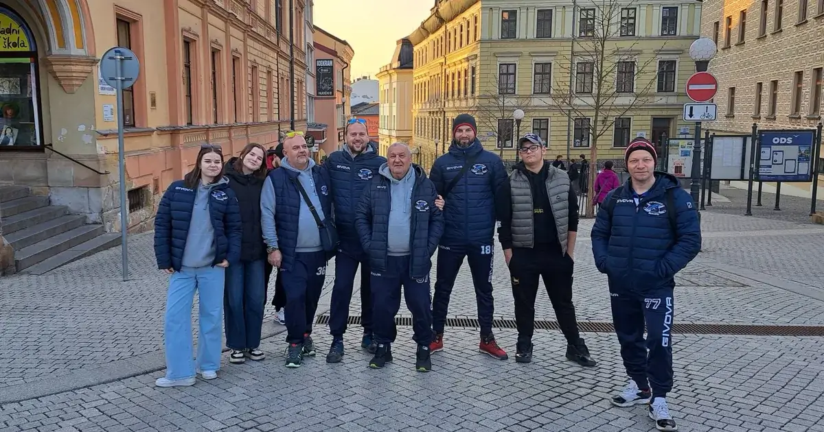 Petržalskí Žraloci AHK na potulkách Trutnovom ČR