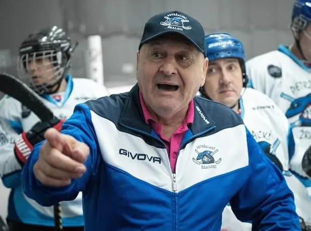 Hlavný tréner Petržalskí Žraloci Libero Cup